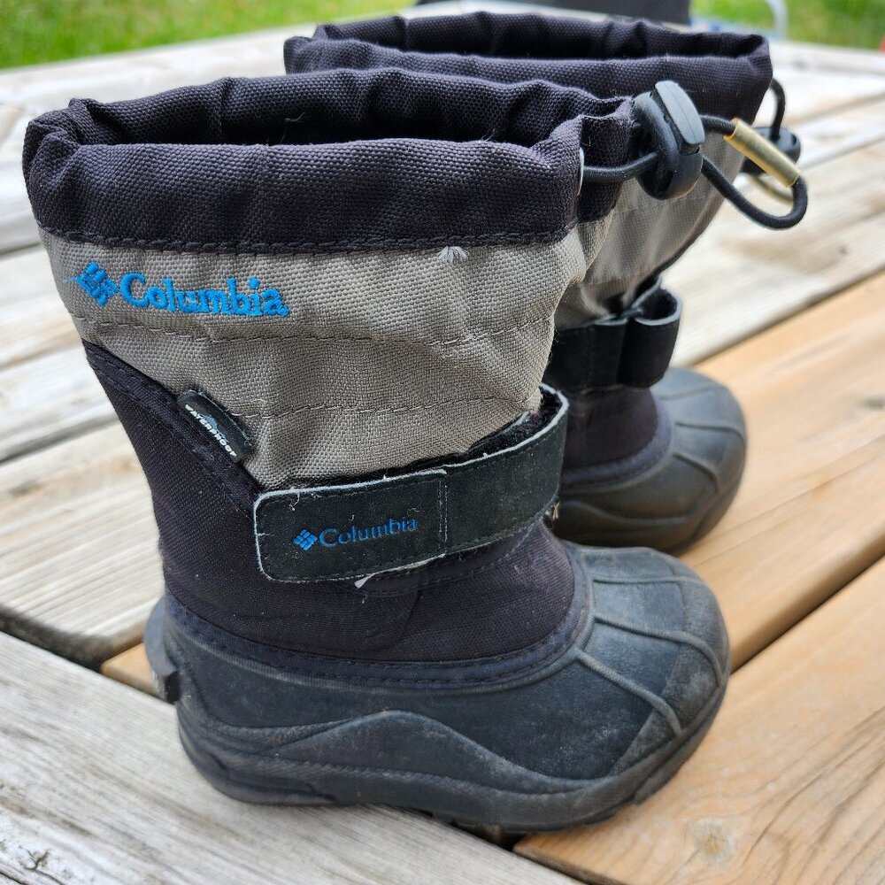 COLUMBIA Little Kids' Powderbug Plus II Warm Waterproof Boot Size 8